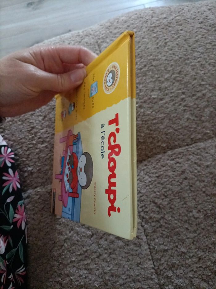 Livre T'choupi à l'école - photo numéro 4