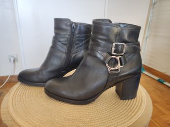 Bottines fourrées en cuir noires San Marina P38