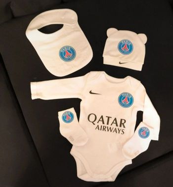 Ensemble bébé foot cadeau de naissance paris PSG