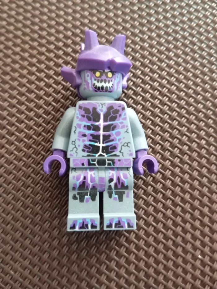 Stone stromper-fully cracked open chest and legs,open. - photo numéro 3