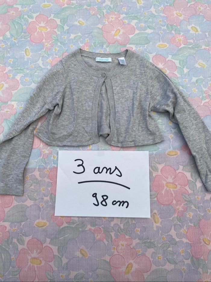 Très beau gilet boléro 3 ans