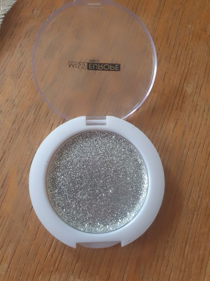 Ombre à paupières paillettes - photo numéro 3