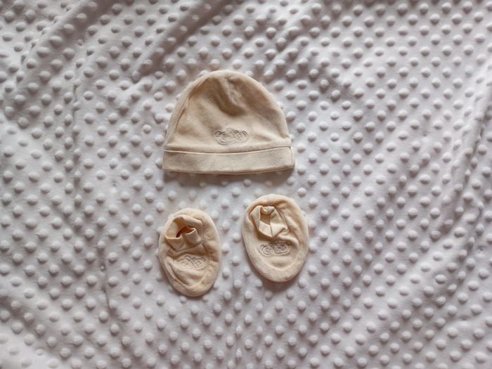 Ensemble bonnet chausson de naissance mixte