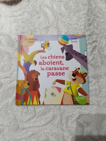Livre Mac Do Les chiens aboient , la caravane passe Il était un dicton