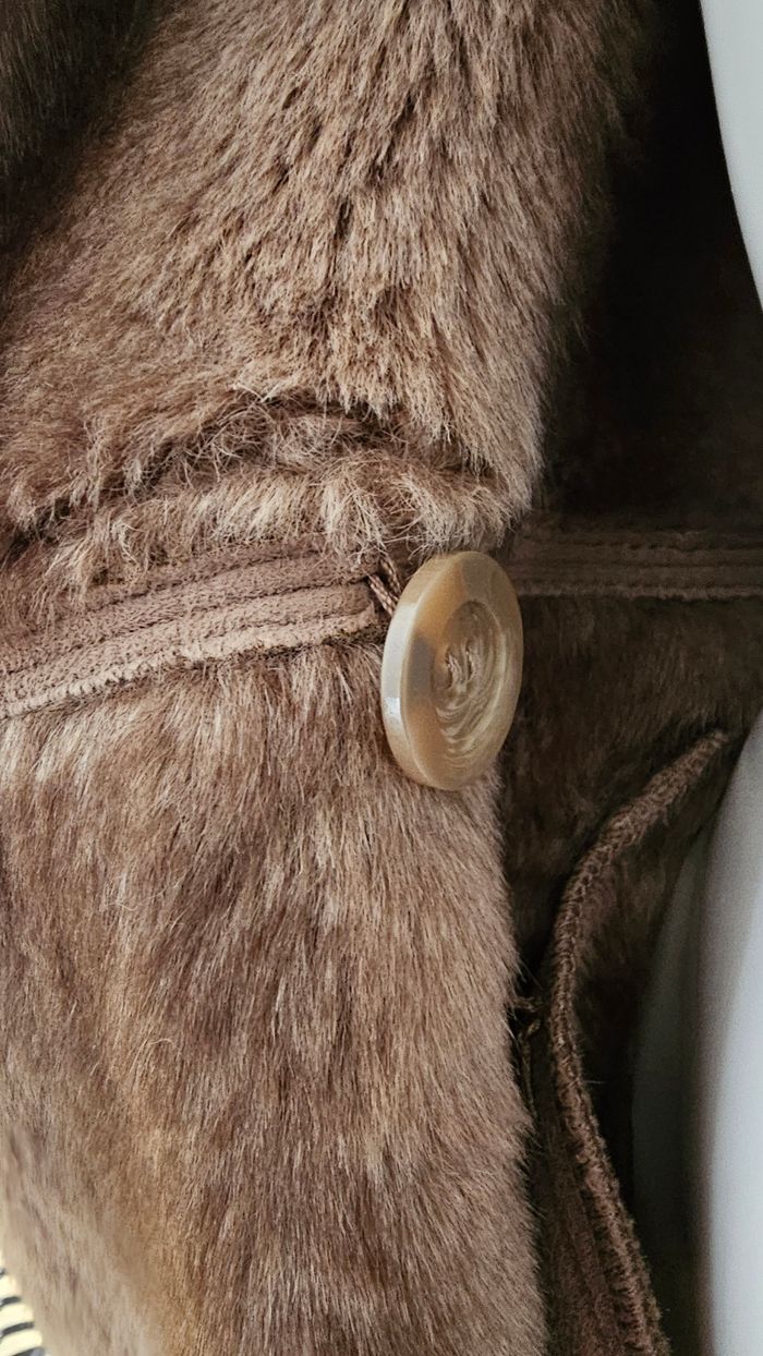 Manteau imitation peau Caroll taille 44 - photo numéro 4