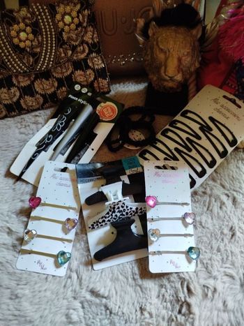 Lot Barrettes & pinces etc .. C pour L et Pop Shop