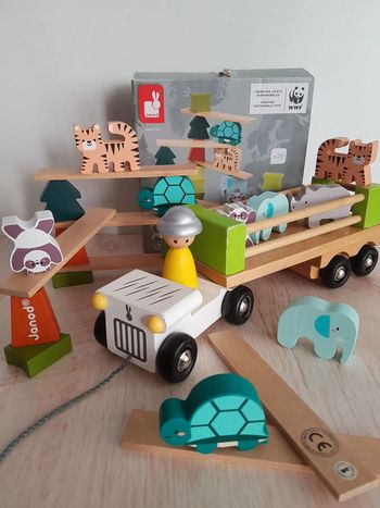 Animaux équilibristes Janod et camion avec remorque