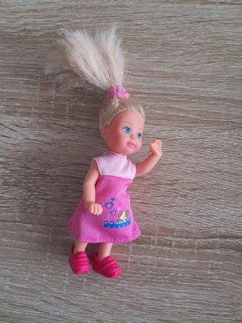 Petite poupee fille steffi evi love