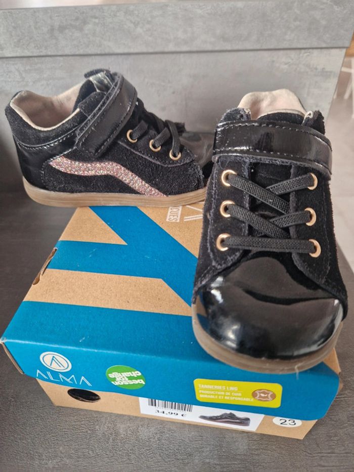 Chaussures noires vernies fille t23