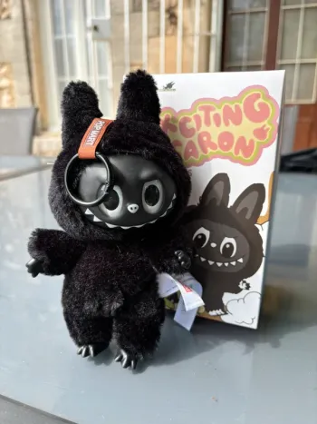 Labubu noir