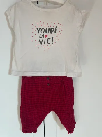 Pantalon à carreaux + tee shirt