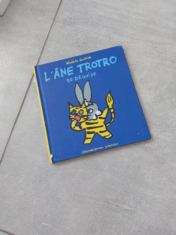 L'âne trotro se déguise