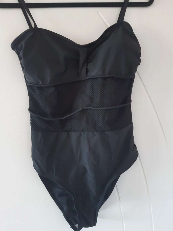 Maillot de bain noir - photo numéro 4