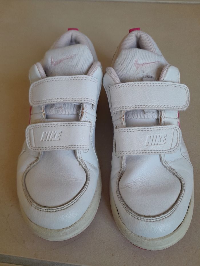 Baskets Nike pointure 31 - photo numéro 2