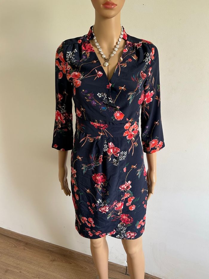 Robe bleue marine et fleurie neuve Morgan taille 34 - photo numéro 1