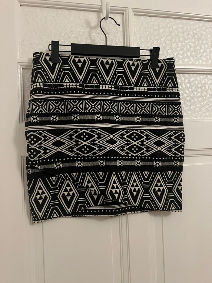 Jupe droite H&M taille S noire - photo numéro 2