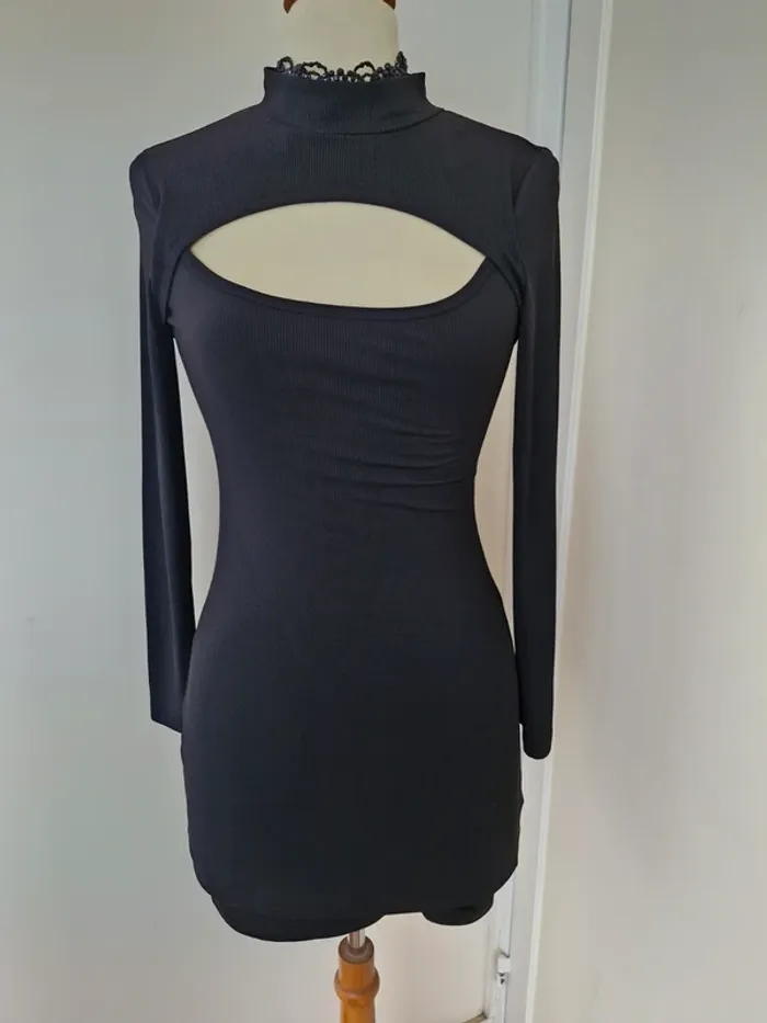 Petite robe noire - photo numéro 4