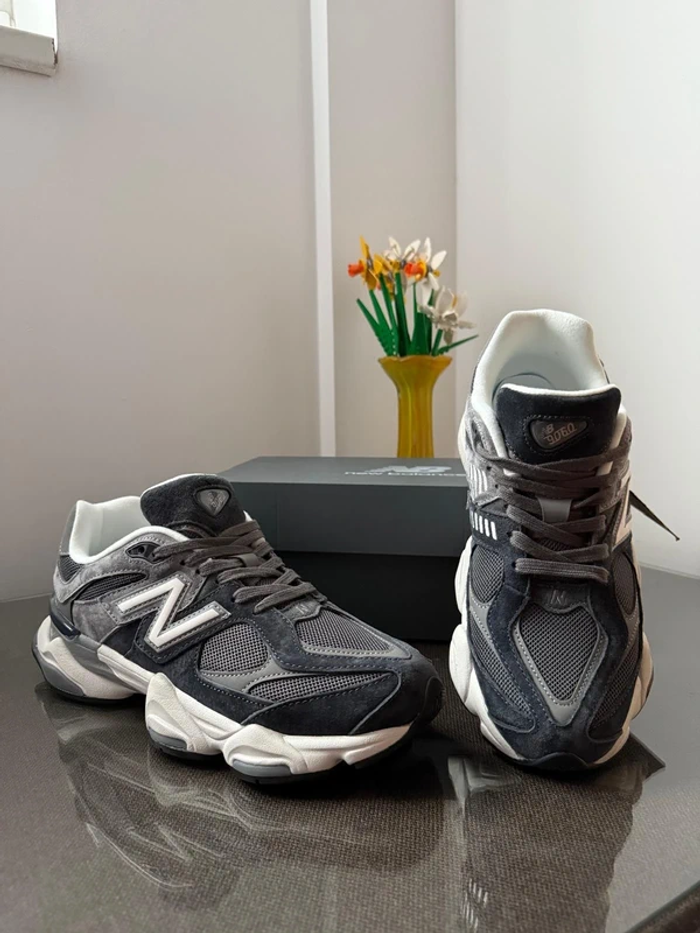 New Balance 9060 Noir et Gris 36 - photo numéro 2