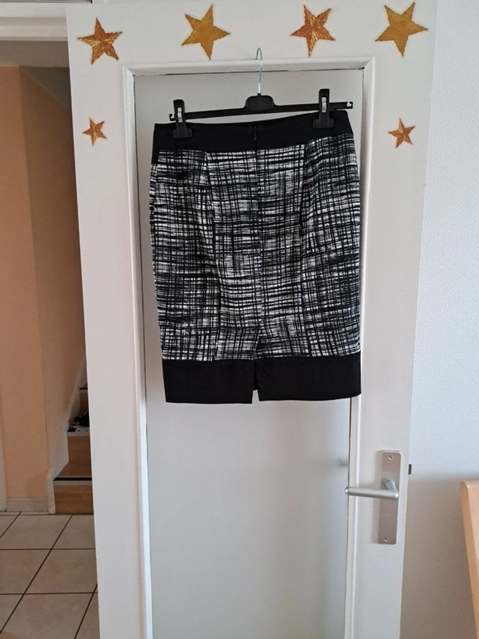 Très belle jupe T40 - photo numéro 2