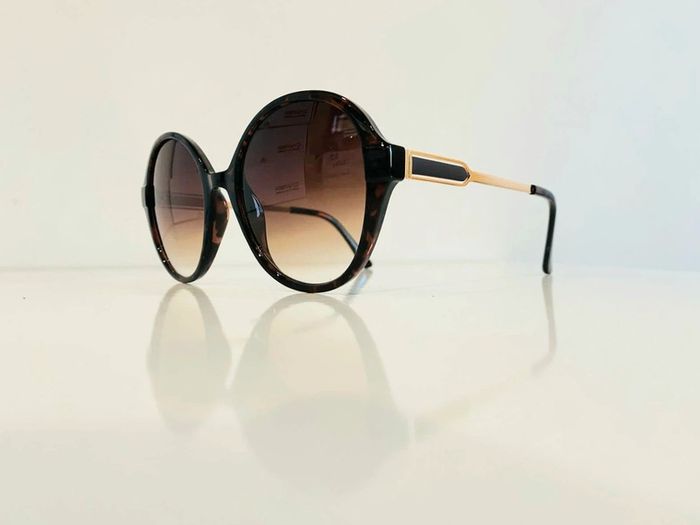 Lunette de soleil femme marron et dorée verres dégradés UV protection catégorie 3 - photo numéro 9