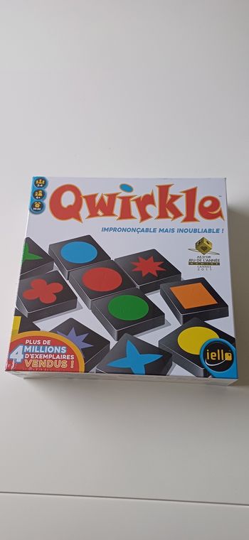 Jeu Qwirkle grand format neuf sous blister Iello 6+