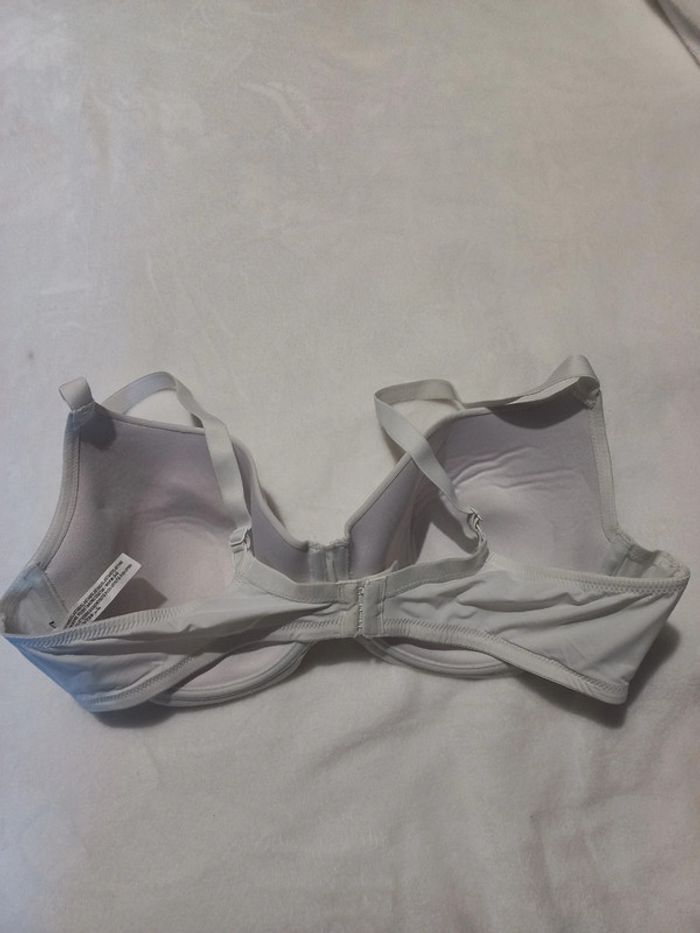 Soutien-gorge blanc - photo numéro 3