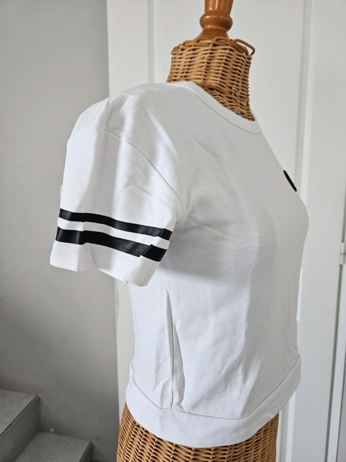 Tshirt mc femme Jennyfer taille XS chelo2 - photo numéro 6