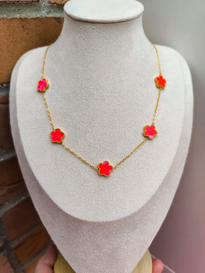 Collier doré avec trèfles roses fushia nacrés - photo numéro 5
