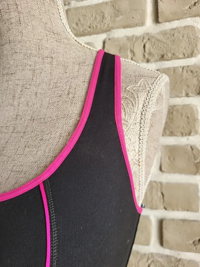 Brassière de sport bretelles croisées Calzedonia - noir et rose - photo numéro 3