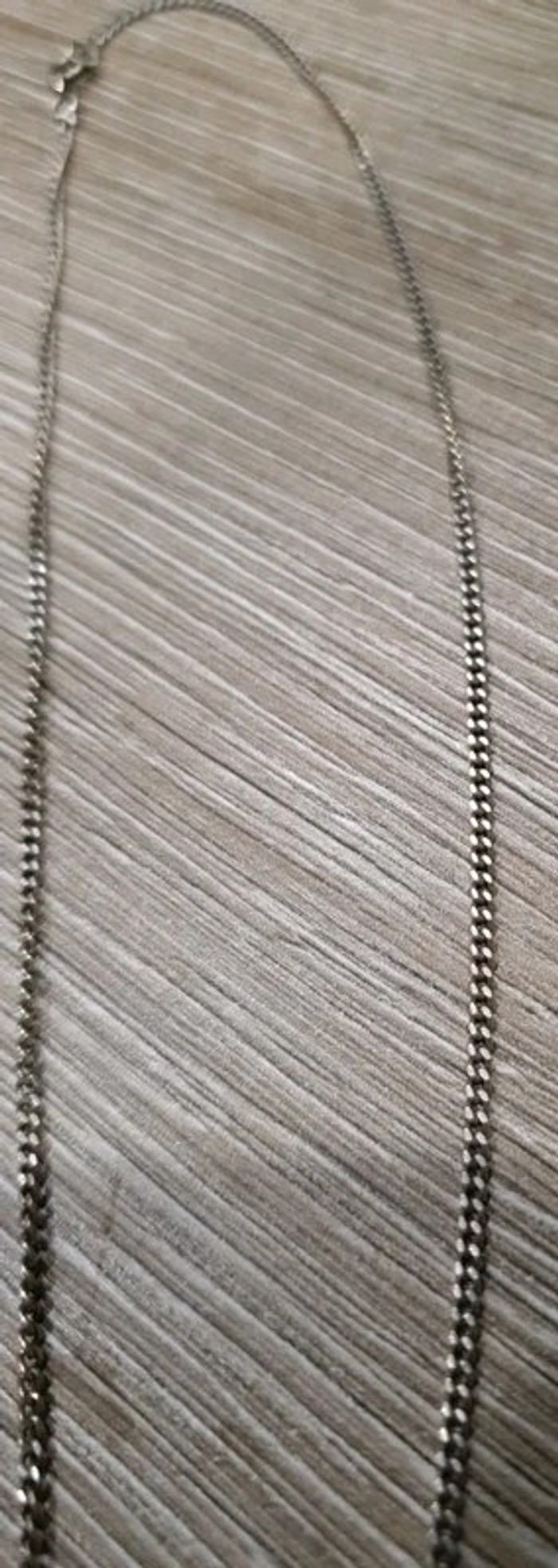 Chaîne avec son pendentif - photo numéro 4