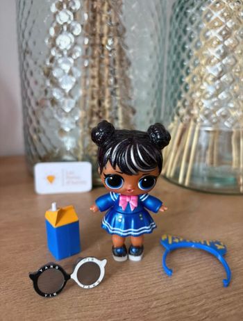 Poupée lol surprise bleu jaune