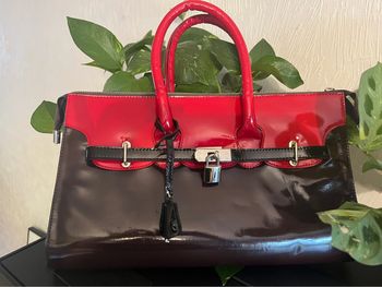 Très joli sac verni style rétro