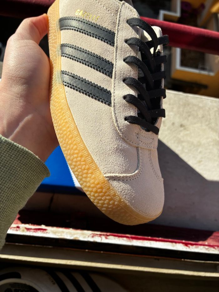 Adidas Gazelle Alumina/Core Black/Gum - Taille 39 - Neuves - photo numéro 6