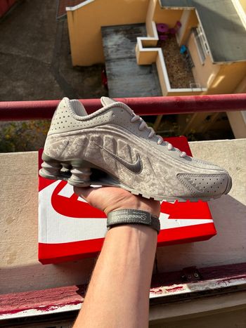 Nike Shox R4 College Grey/Flat Pewter - Taille 42 - Neuves