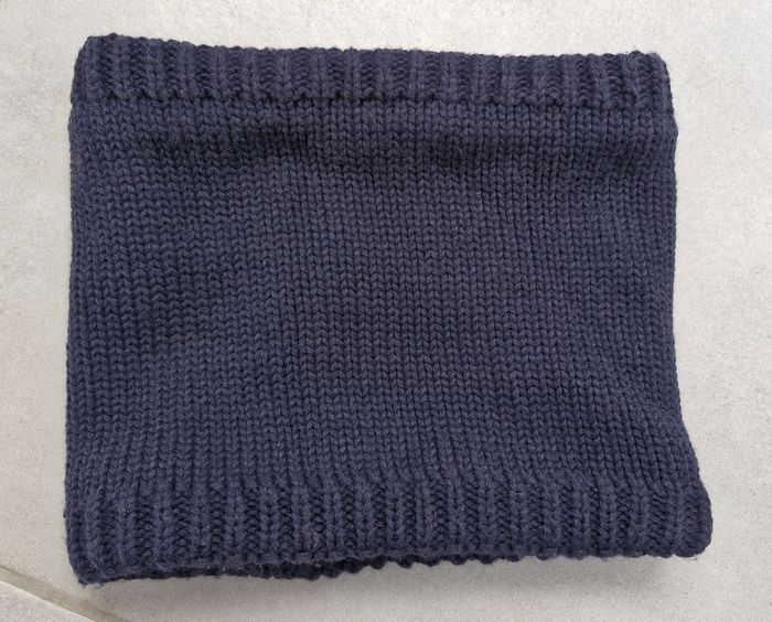 Snood / tour de cou en maille bleu marine Tape à L'œil