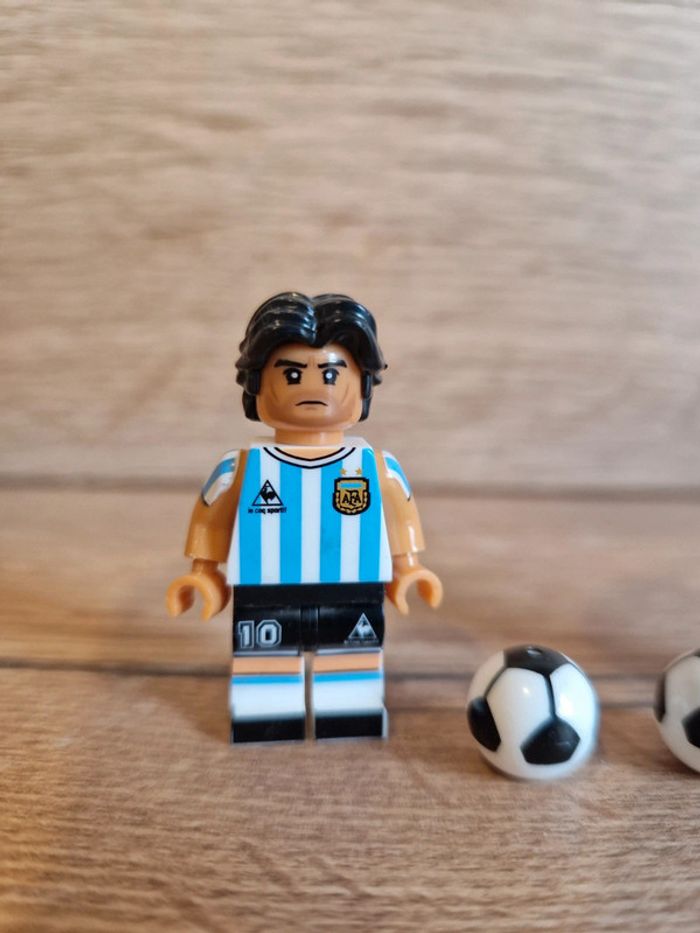 Figurines type lego Footballeurs Messi et Maradona Argentine - photo numéro 2