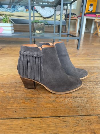 Bottines à grises à franges – Galeries Lafayette, taille 39