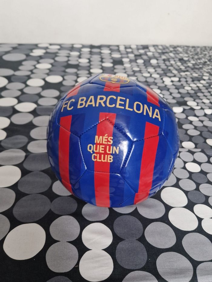 ⚽ Ballon officiel FC Barcelona – “Més que un club” 💙❤️