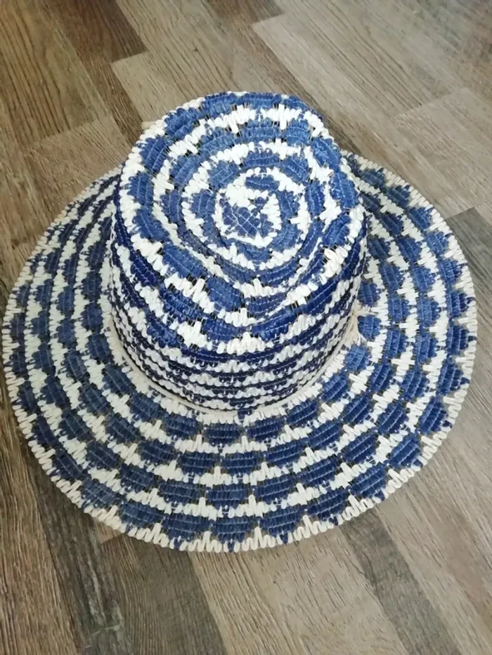Chapeau de paille vintage rétro déco décoration vacances holidays