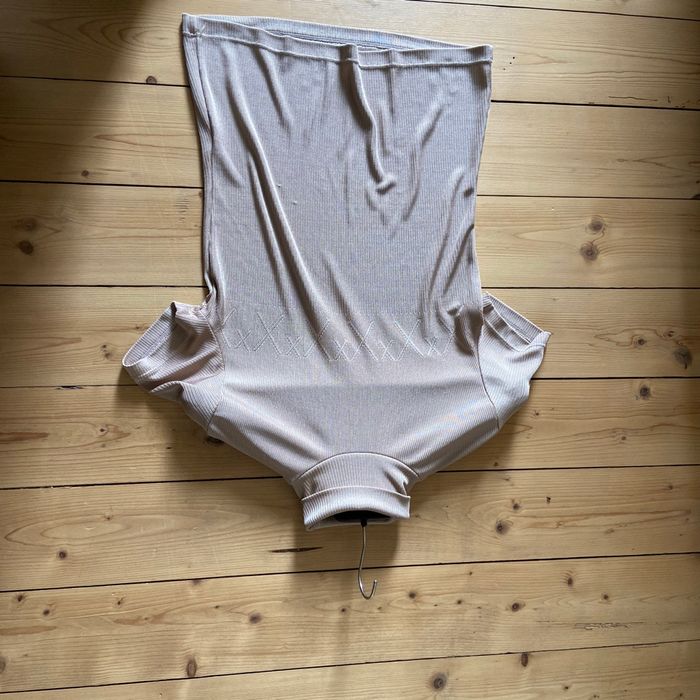 Tee shirt a col doré - photo numéro 4