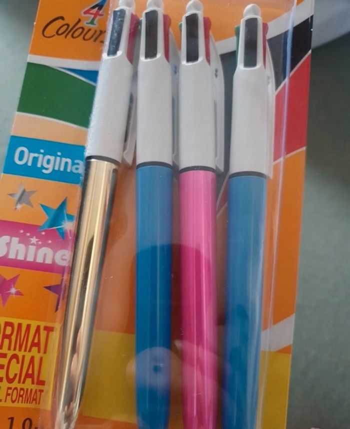 4 stylos bic 4 couleurs - photo numéro 2