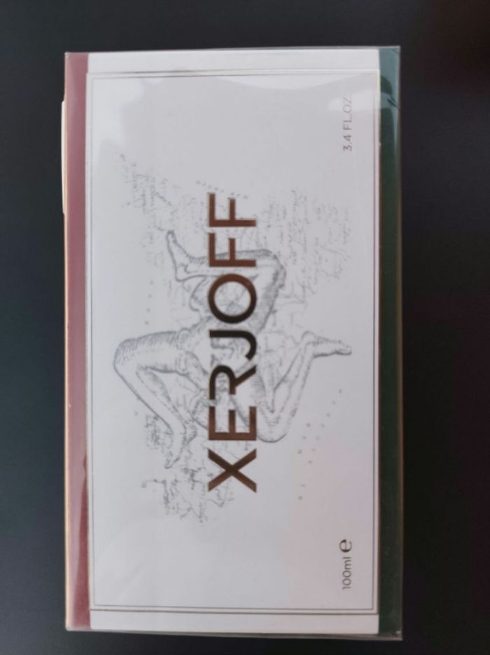 Eau de parfum xerjoff naxos 100 ml neuf