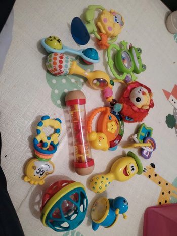 Lots jouets naissance