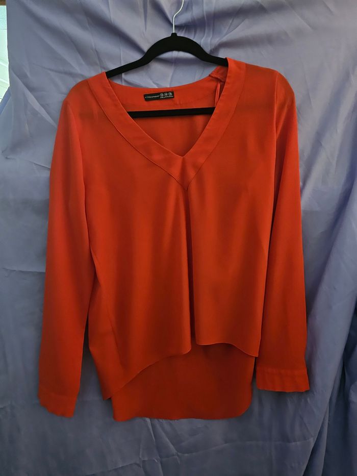 Lot de plus de 150 vêtements neufs ou mit 1 ou 2 fois, T40 42 robes , salopettes,t shirts,vestes, botte ,sac guess et desigual,manteau,chaussures,... - photo numéro 8