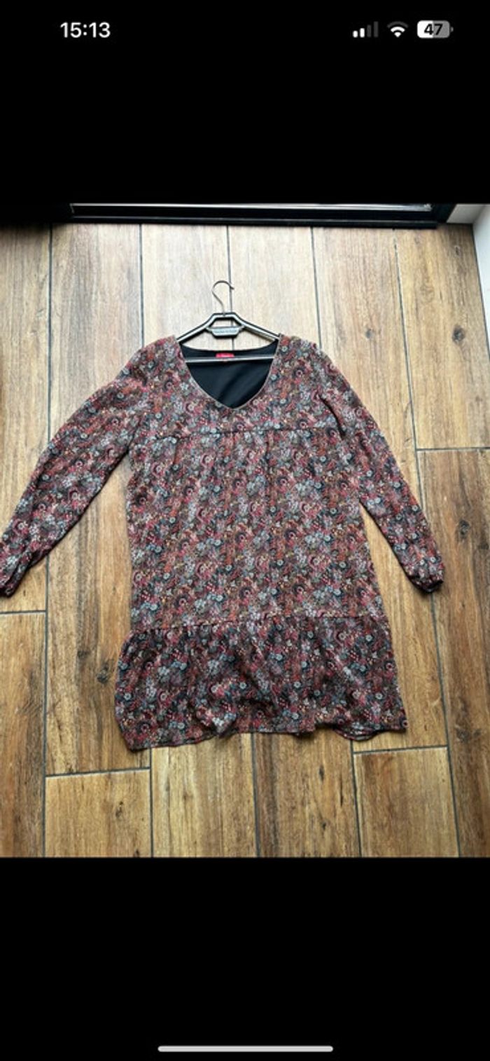 Très jolie robe, taille 40 Tissaia