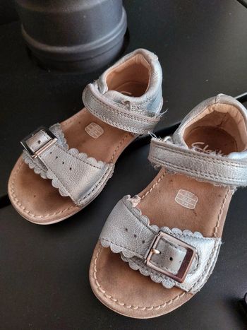 Sandales argentées Clarks Taille 22