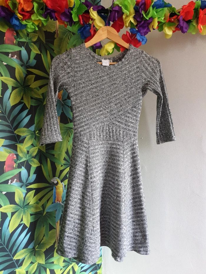 Robe pull cintrée volante