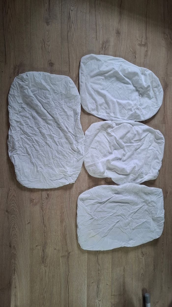 2 alèses et 2 draps housses blanc TBE 40x80cm - photo numéro 2