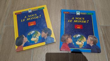 Lot de 2 livres À nous le monde