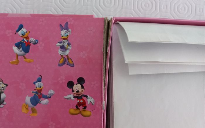 Livre Disney Minnie avec figurines - photo numéro 7